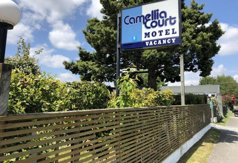 Camellia Court Family 3*
