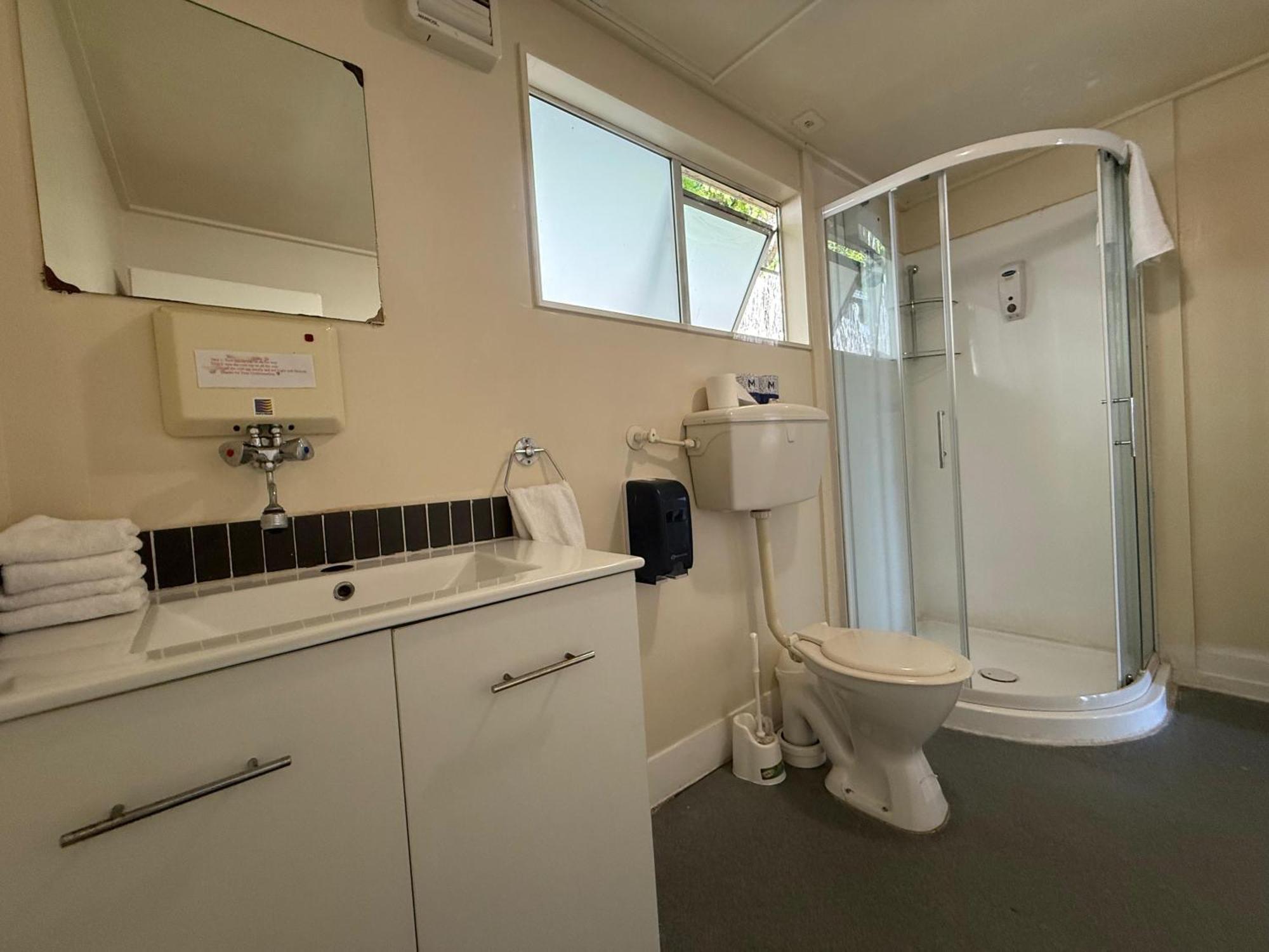 Camellia Court Family 3* Taupo