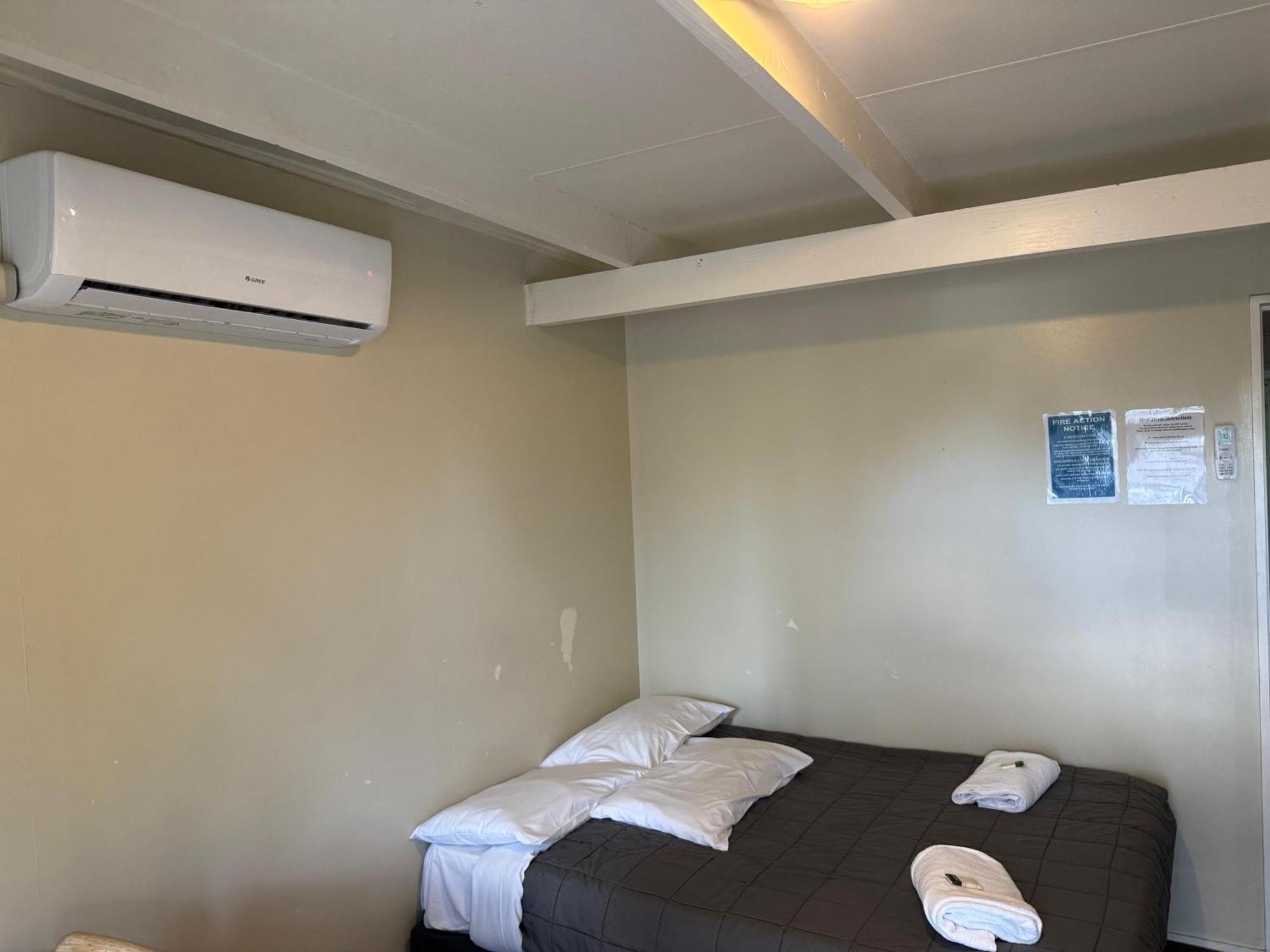 Camellia Court Family Motel
