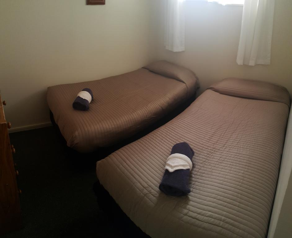 Camellia Court Family Motel 3*