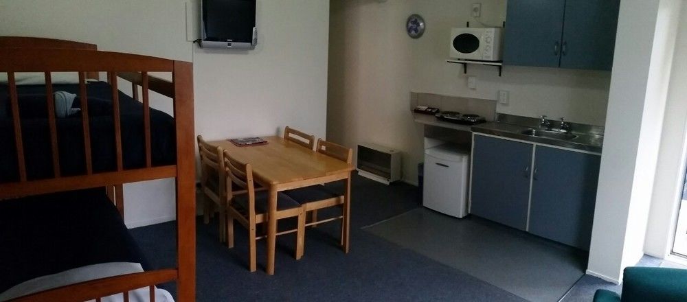 Motel Camellia Court Family 3*