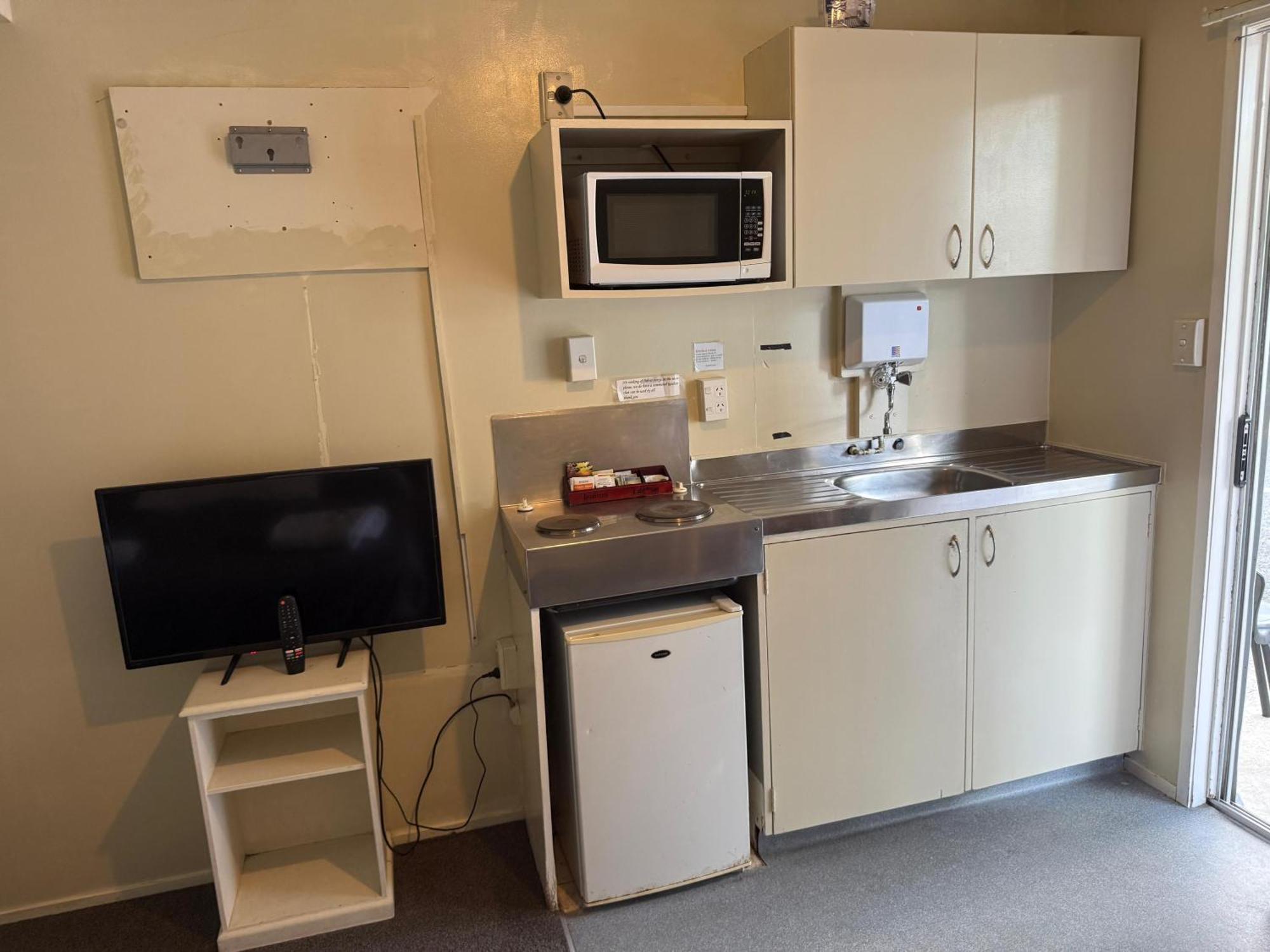 Motel Camellia Court Family 3*
