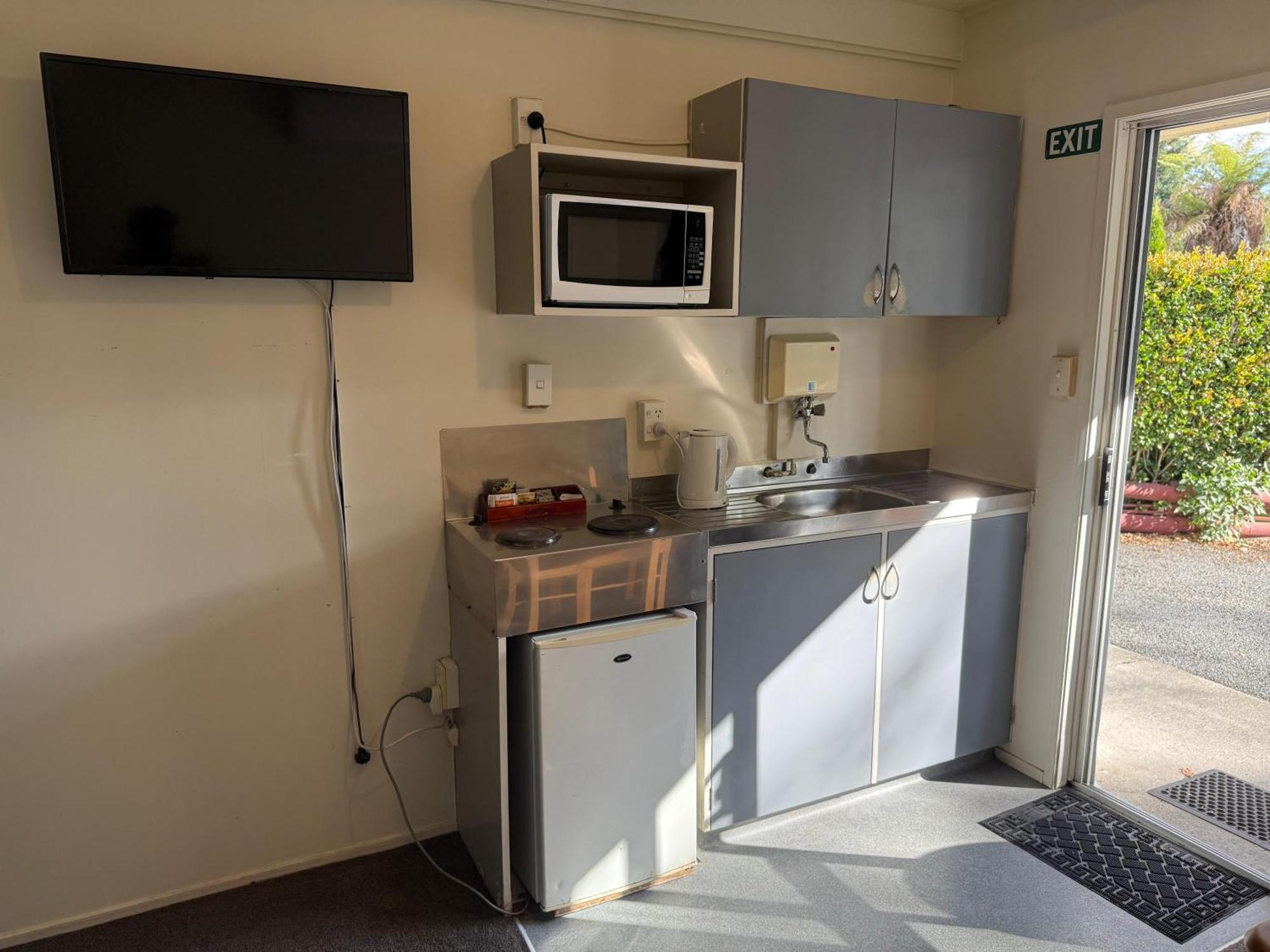 Camellia Court Family Motel Tauposee