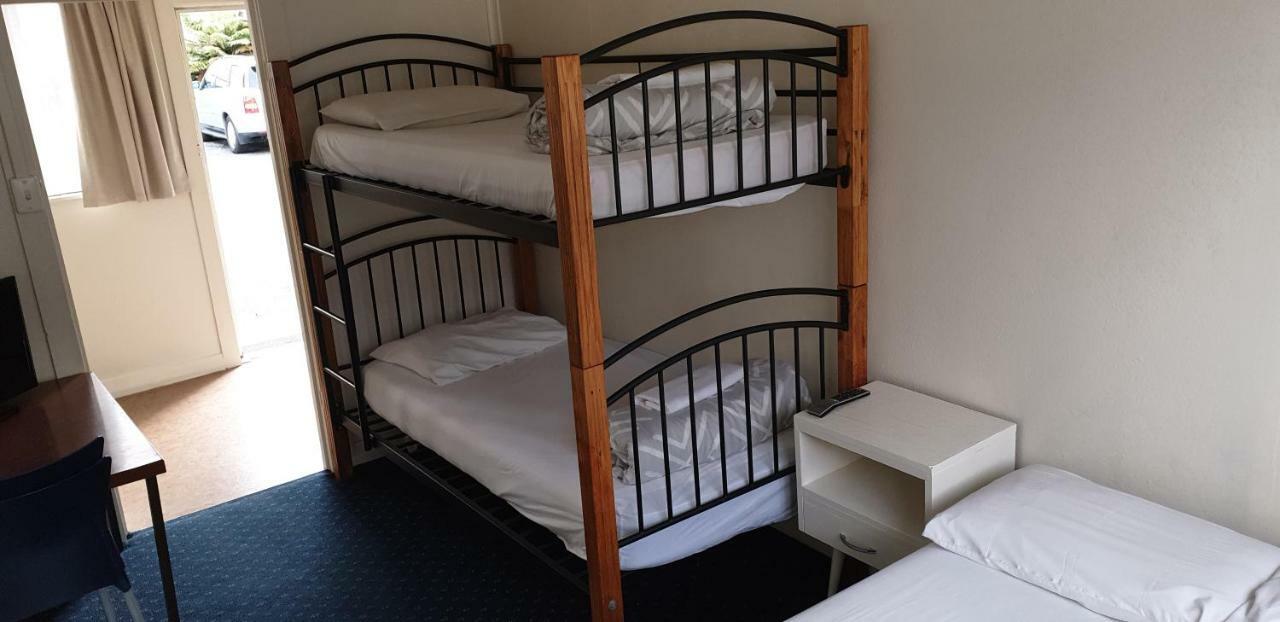 Camellia Court Family Motel 3*